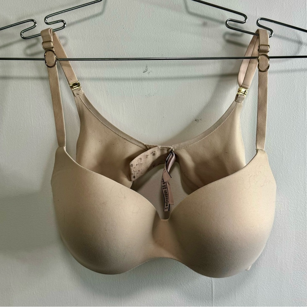 Victoria Secret Bra ~ 34D ~ Nude